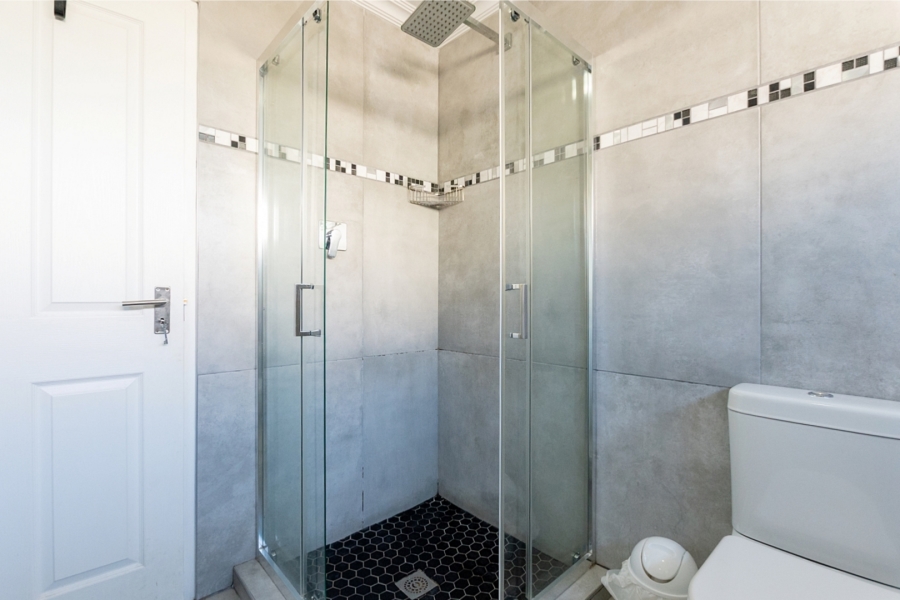 To Let 3 Bedroom Property for Rent in Calypso Beach Western Cape